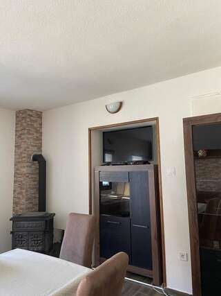 Дома для отпуска Guest House Markovic Lovcen Цетине Дом с 3 спальнями-13