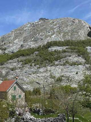 Дома для отпуска Guest House Markovic Lovcen Цетине Дом с 3 спальнями-17