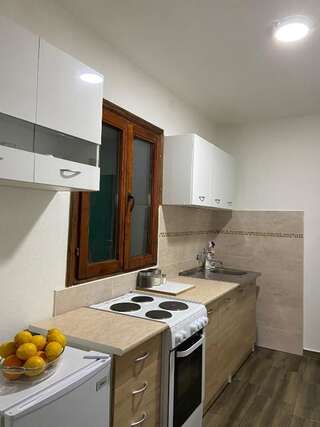 Дома для отпуска Guest House Markovic Lovcen Цетине Дом с 3 спальнями-36